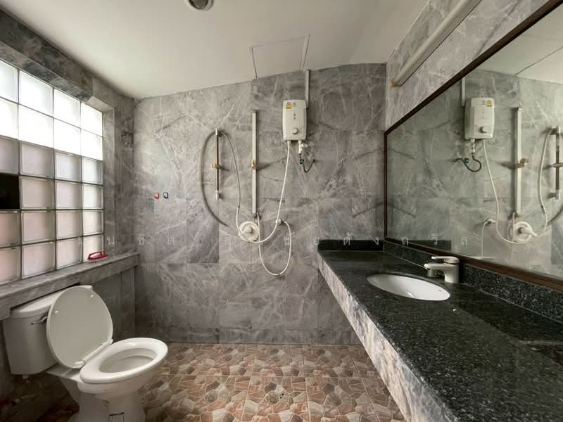 Townhouse for Rent – Only 200 m from MRT Charan 13, Bangkok, จรัญสนิทวงศ์, Wat Tha Pra, Bangkok Yai, Bangkok, 3 Bedrooms, 200 sqm, Townhouse For Rent, by Monchit Surachaidunthavin, 500226104 - DDproperty.com