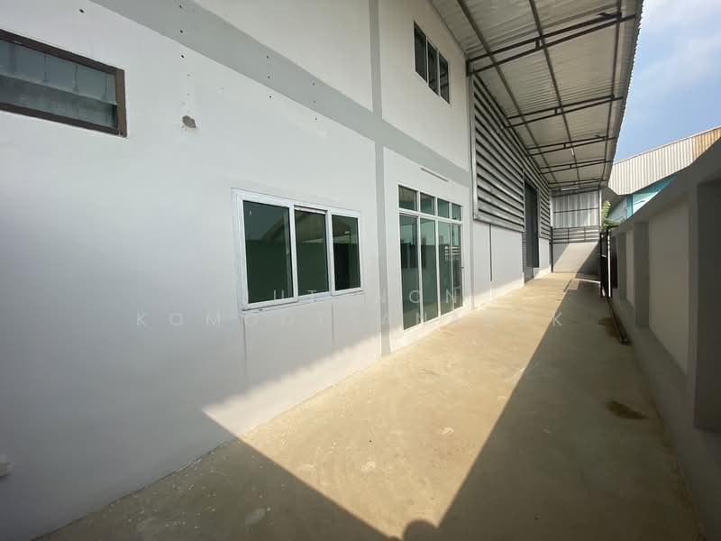 For Rent - ให้เช่า/ขายโรงงาน โกดัง คลังสินค้า ออฟฟิศ 2 ชั้น ขนาดทั้งหมด 700 ตร.ม. เหมาะต่อธุรกิจ ซอยยายแผ้ว, Samut Sakhon