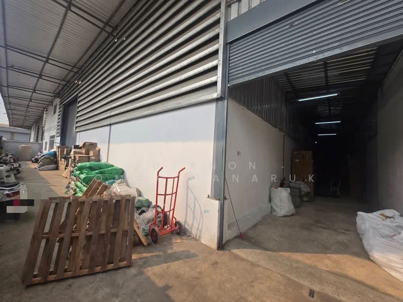 For Rent - ให้เช่า/ขายโรงงาน โกดัง คลังสินค้า ออฟฟิศ 2 ชั้น ขนาดทั้งหมด 700 ตร.ม. เหมาะต่อธุรกิจ ซอยยายแผ้ว, Samut Sakhon