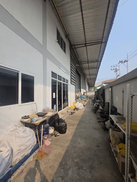 ให้เช่า - ให้เช่า/ขายโรงงาน โกดัง คลังสินค้า ออฟฟิศ 2 ชั้น ขนาดทั้งหมด 700 ตร.ม. เหมาะต่อธุรกิจ ซอยยายแผ้ว, สมุทรสาคร