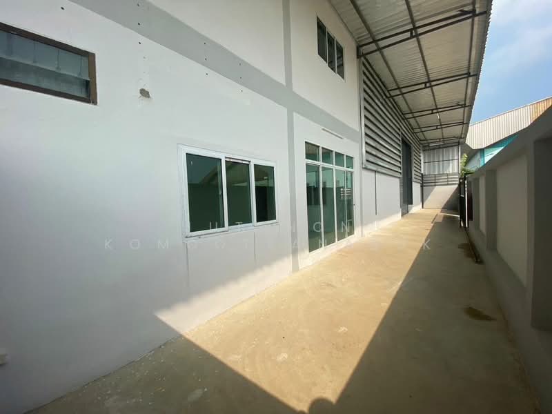 ให้เช่า - ให้เช่า/ขายโรงงาน โกดัง คลังสินค้า ออฟฟิศ 2 ชั้น ขนาดทั้งหมด 700 ตร.ม. เหมาะต่อธุรกิจ ซอยยายแผ้ว, สมุทรสาคร