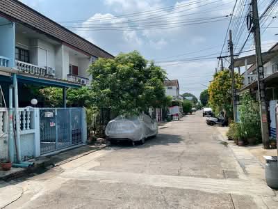 ขาย - ทาวน์เฮ้าส์ 2 ชั้น 18 ตร.ว. หมู่บ้านสินทรัพย์นคร ใกล้มหาวิทยาลัยนอร์ทกรุงเทพ วิทยาเขตสะพานใหม่, กรุงเทพ