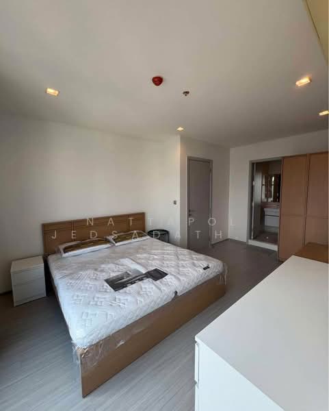 Life Sukhumvit 62, Bangkok, Soi Sukhumvit 62, Bang Chak, Phra Khanong, Bangkok, 2 Bedrooms, 68 sqm, Condo For Rent, by Nattapol Jedsadathitikul, 500226192 - DDproperty.com