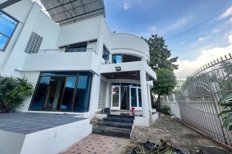ถนนลาดพร้าว ซอยลาดพร้าว 83, Bangkok, ลาดพร้าว, Khlong Chaokhun Sing, Wang Thonglang, Bangkok, 5 Bedrooms, 524 sqm, Townhouse For Sale, by คุณบี, 500226206 - DDproperty.com