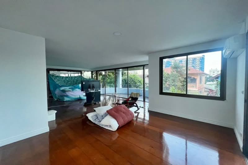 ถนนลาดพร้าว ซอยลาดพร้าว 83, Bangkok, ลาดพร้าว, Khlong Chaokhun Sing, Wang Thonglang, Bangkok, 5 Bedrooms, 524 sqm, Townhouse For Sale, by คุณบี, 500226206 - DDproperty.com