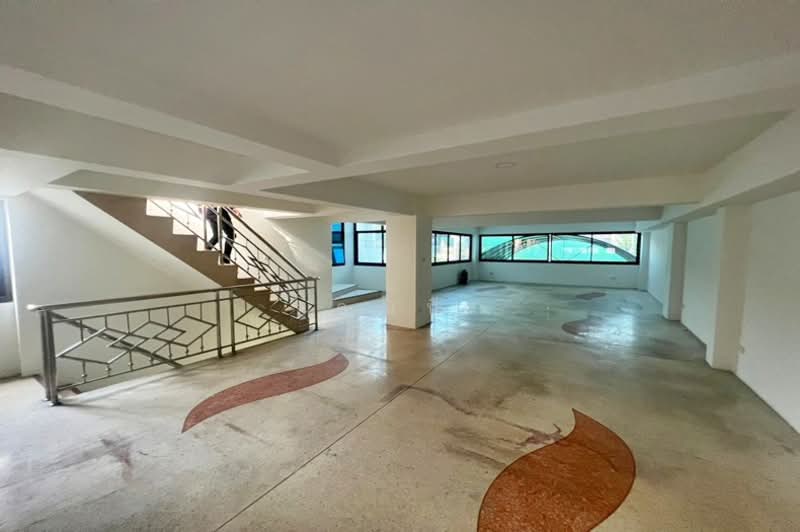 ถนนลาดพร้าว ซอยลาดพร้าว 83, Bangkok, ลาดพร้าว, Khlong Chaokhun Sing, Wang Thonglang, Bangkok, 5 Bedrooms, 524 sqm, Townhouse For Sale, by คุณบี, 500226206 - DDproperty.com