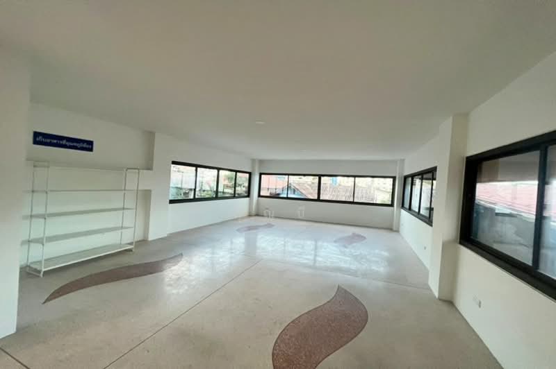 ถนนลาดพร้าว ซอยลาดพร้าว 83, Bangkok, ลาดพร้าว, Khlong Chaokhun Sing, Wang Thonglang, Bangkok, 5 Bedrooms, 524 sqm, Townhouse For Sale, by คุณบี, 500226206 - DDproperty.com