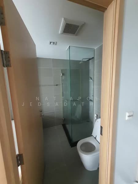 Siri At Sukhumvit, Bangkok, 902 Sukhumvit Road, Phra Kanong, Khlong Toei, Bangkok, 2 Bedrooms, 74 sqm, Condo For Rent, by Nattapol Jedsadathitikul, 500226215 - DDproperty.com