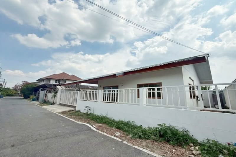 ถนนเลียบคลองนายเฉลิม ถนนกาญจนาภิเษก ซอยย่อยเจียมเจริญ 7 แขวงบางคูวัด บางบัวทอง นนทบุรี 11110, นนทบุรี, เลียบคลองนายเฉลิม, บางคูรัด, บางบัวทอง, นนทบุรี, 100 ตร.ม., บ้านเดี่ยว ขาย, โดย สง่าชัย ไทรทองคำ, 500226243 - DDproperty.com