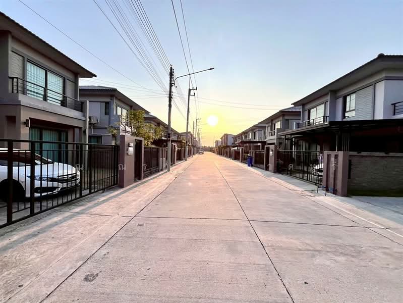 The Plant Rangsit Klong 4-Wongwaen, Pathum Thani, 53-1 Rangsit-Nakhon Nayok Road, Khlong Si, Khlong Luang, Pathum Thani, 3 Bedrooms, 150 sqm, Semi-Detached House (Twin House) For Sale, by คุณ ณรฎา หมวดหรี่ (จิ๊บ), 500226262 - DDproperty.com