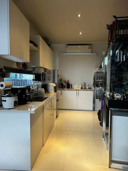 Townhouse BTS Phrakhanong 4 bed / 4 bath, Bangkok, Phra Kanong Nua, Watthana, Bangkok, 4 Bedrooms, 250 sqm, Townhouse For Rent, by PROPERTYSIGHTS REAL ESTATE, 500226263 - DDproperty.com