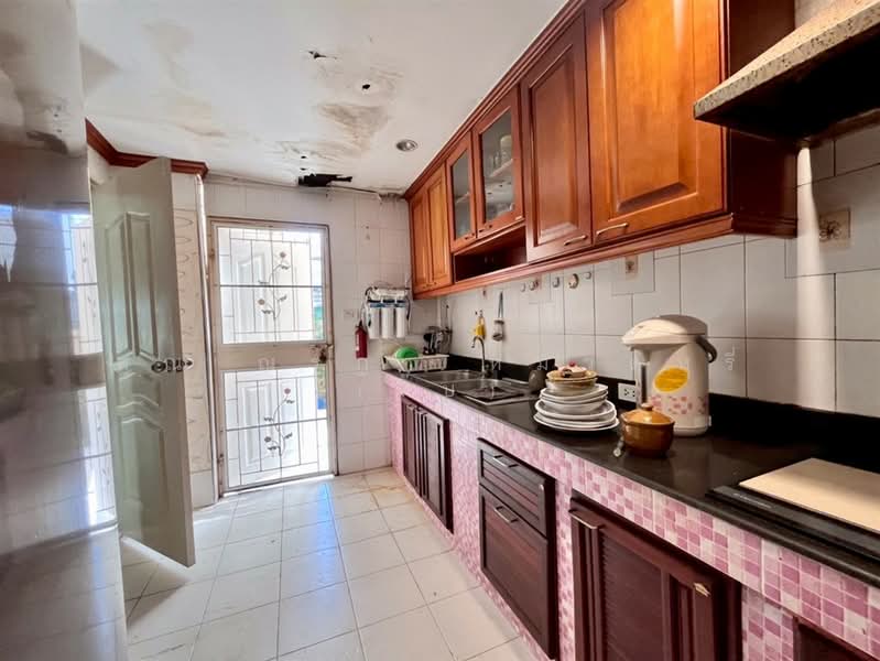 หมู่บ้านปรีชา ราม1 ใกล้แยกมีสทีน ถนนรามคำแหง, Bangkok, ถนนรามคำแหง, Saphan Sung, Saphan Sung, Bangkok, 4 Bedrooms, 190 sqm, Semi-Detached House (Twin House) For Sale, by คุณ ณรฎา หมวดหรี่ (จิ๊บ), 500226273 - DDproperty.com