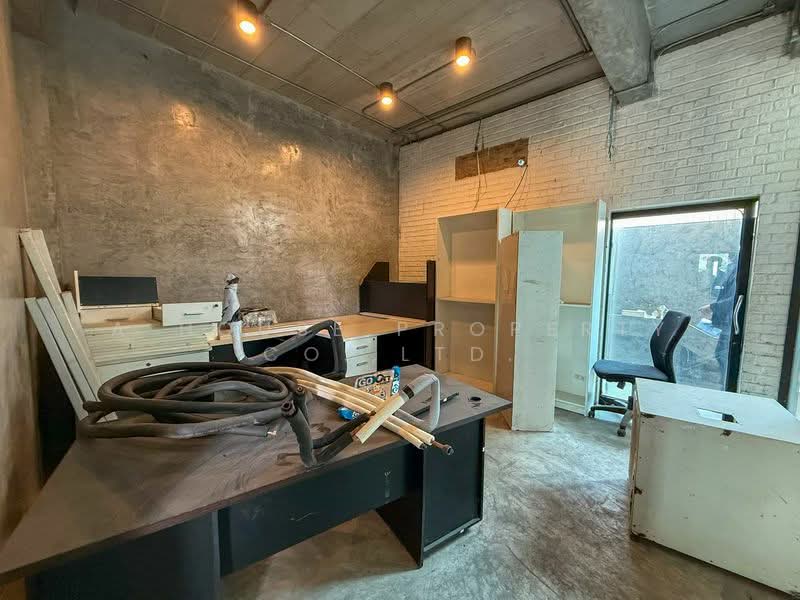 Home office in Sriracha (Bueng) ready for immediate use and business operation., Chon Buri (Pattaya), Bueng, Si Racha, Chon Buri (Pattaya), , 300 sqm, Office Space For Sale, by A House Property Co.,Ltd., 500226294 - DDproperty.com