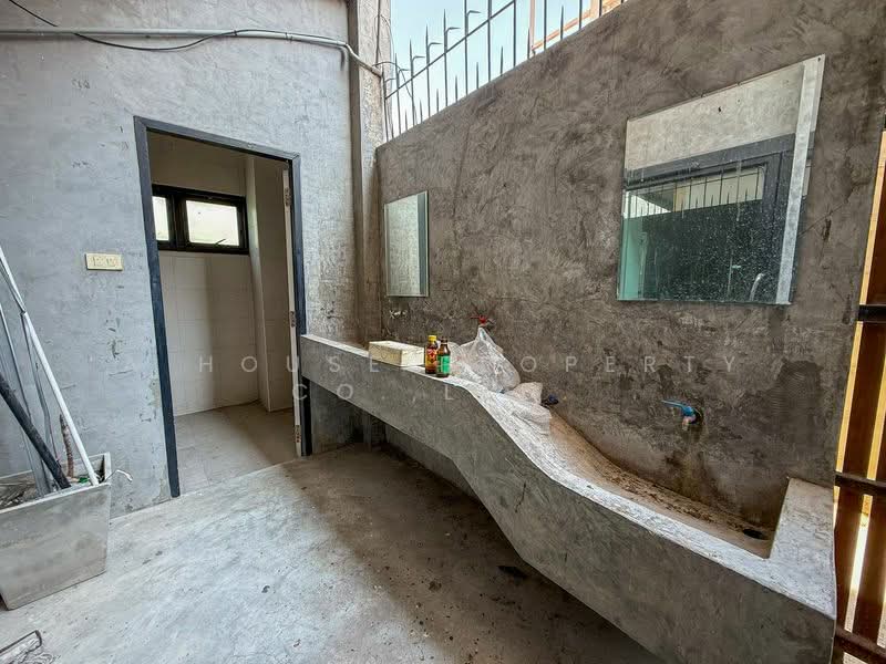 Home office in Sriracha (Bueng) ready for immediate use and business operation., Chon Buri (Pattaya), Bueng, Si Racha, Chon Buri (Pattaya), , 300 sqm, Office Space For Sale, by A House Property Co.,Ltd., 500226294 - DDproperty.com