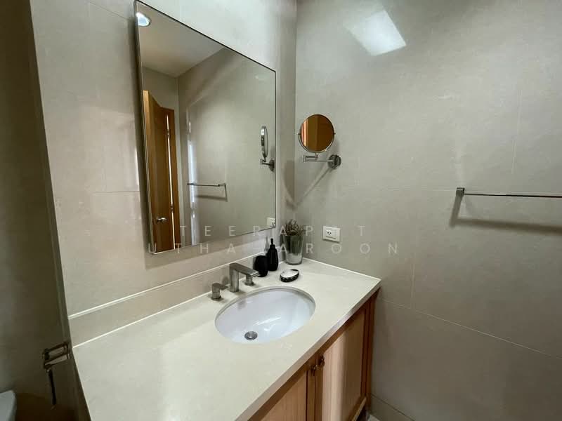 The Emporio Place, Bangkok, 93 Soi Sukhumvit 24, Sukhumvit Road, Khong Tan, Khlong Toei, Bangkok, 1 Bedroom, 49 sqm, Condo For Rent, by Teerapat Utha-aroon, 500226297 - DDproperty.com