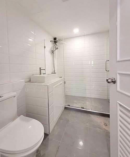 President Park Sukhumvit 24, Bangkok, 99 Sukhumvit 24 Alley, Khlongtoei Nua, Watthana, Bangkok, 3 Bedrooms, 223 sqm, Condo For Rent, by Teerapat Utha-aroon, 500226328 - DDproperty.com