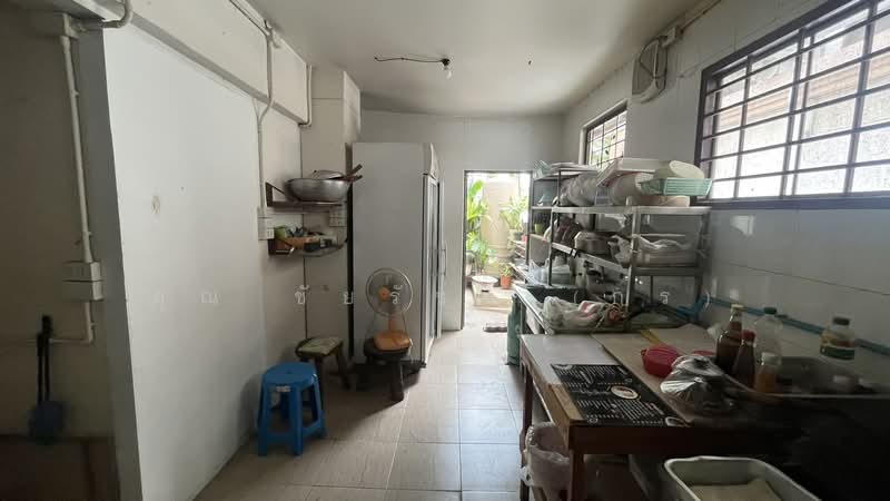 For Sale - อาคารพาณิชย์ 2 คูหา ซอยแจ้งวัฒนะ 1 พร้อมผู้เช่าออฟฟิศ, Bangkok