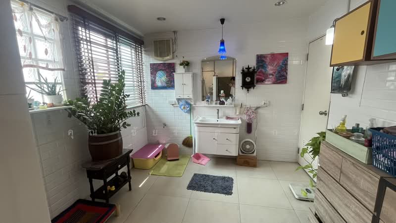 For Sale - อาคารพาณิชย์ 2 คูหา ซอยแจ้งวัฒนะ 1 พร้อมผู้เช่าออฟฟิศ, Bangkok