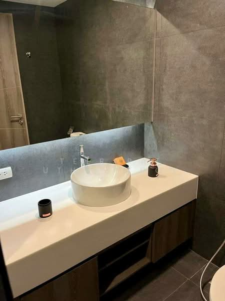 Trapezo Sukhumvit 16, Bangkok, Soi Sukhumvit 16, Khlong Toei, Khlong Toei, Bangkok, 2 Bedrooms, 85 sqm, Condo For Rent, by Teerapat Utha-aroon, 500226437 - DDproperty.com