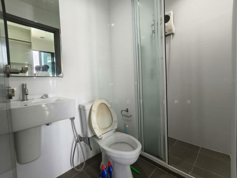 The Base Park East Sukhumvit 77, Bangkok, 99 Soi Pridi Banomyong 2, Phra Kanong Nua, Watthana, Bangkok, 1 Bedroom, 30 sqm, Condo For Rent, by Khun Toey เตย, 500226498 - DDproperty.com