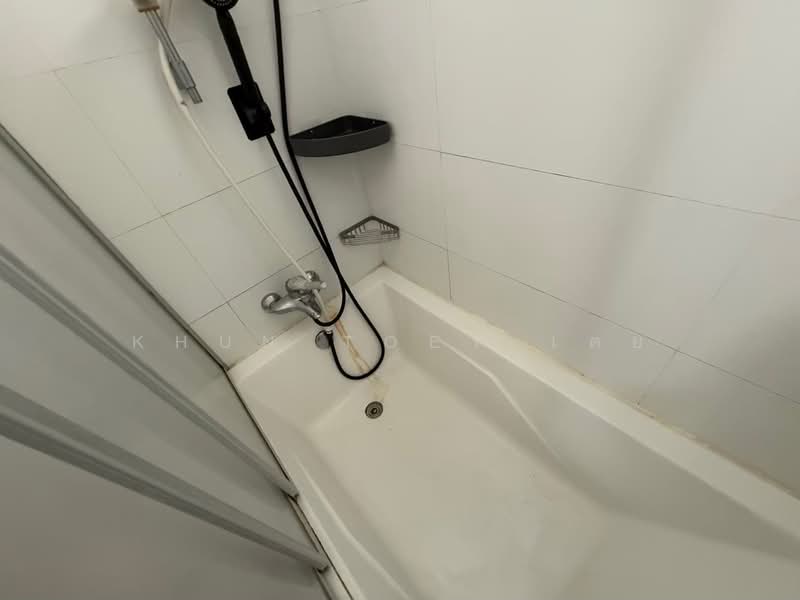 Lumpini Place Rama 4-Kluaynamthai, Bangkok, 4004 Rama 4 Road, Phra Kanong, Khlong Toei, Bangkok, 1 Bedroom, 35 sqm, Condo For Rent, by Khun Toey เตย, 500226702 - DDproperty.com