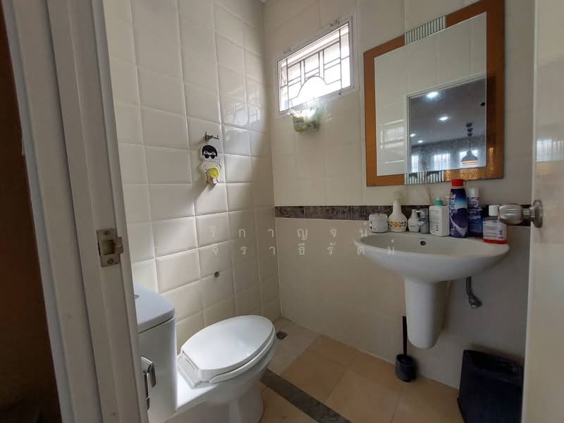 3-story townhome for rent, Golden Town Soi Nawamin 27, 5 bedrooms, 4 bathrooms, extended front area, Bangkok, Khlong Kum, Bueng Kum, Bangkok, 5 Bedrooms, 210 sqm, Townhouse For Rent, by สิริกาญจน์ กุลจิราธีรัตม์, 500226714 - DDproperty.com