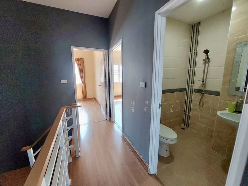 3-story townhome for rent, Golden Town Soi Nawamin 27, 5 bedrooms, 4 bathrooms, extended front area, Bangkok, Khlong Kum, Bueng Kum, Bangkok, 5 Bedrooms, 210 sqm, Townhouse For Rent, by สิริกาญจน์ กุลจิราธีรัตม์, 500226714 - DDproperty.com