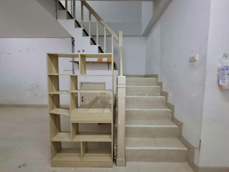 Moobaan K.C. Ramintra 7 : หมู่บ้านเค.ซี. รามอินทรา 7, กรุงเทพ, สามวาตะวันตก, คลองสามวา, กรุงเทพ, 64 ตร.ม., ทาวน์เฮ้าส์ ขาย, โดย ภัทรนัน อิศรางกูร ณ อยุธยา, 500226715 - DDproperty.com