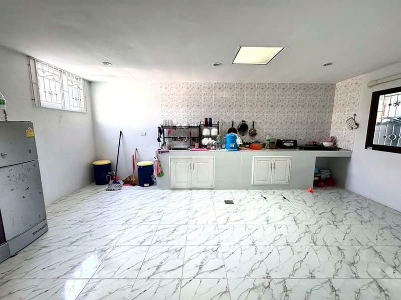 Baan Pruksa 30/1 Ban Kluai-Sai Noi, Nonthaburi, Lieb Khlong Bang Sai Road, Phimonrat, Bang Bua Thong, Nonthaburi, 3 Bedrooms, 120 sqm, Semi-Detached House (Twin House) For Sale, by กรณวัสส์ กัณฑวัสส์วงส์, 500226730 - DDproperty.com