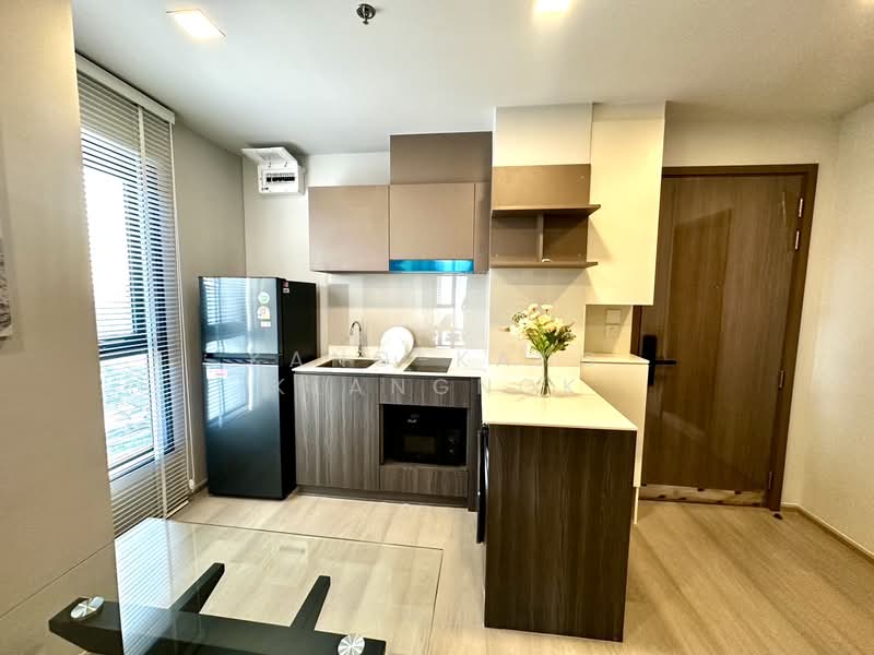 Life Phahon-Ladprao, Bangkok, 996 Phahonyothin Road, Jom Phon, Chatuchak, Bangkok, 1 Bedroom, 42 sqm, Condo For Rent, by Kang-Kang Klangnok, 500226738 - DDproperty.com