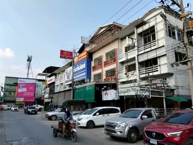 ขาย - อาคารพาณิชย์ 3.5 ชั้น 32 ตร.ว. อาคารพาณิชย์ ใกล้ตลาดไท ถนนพหลโยธิน คลองหลวง ปทุมธานี, ปทุมธานี