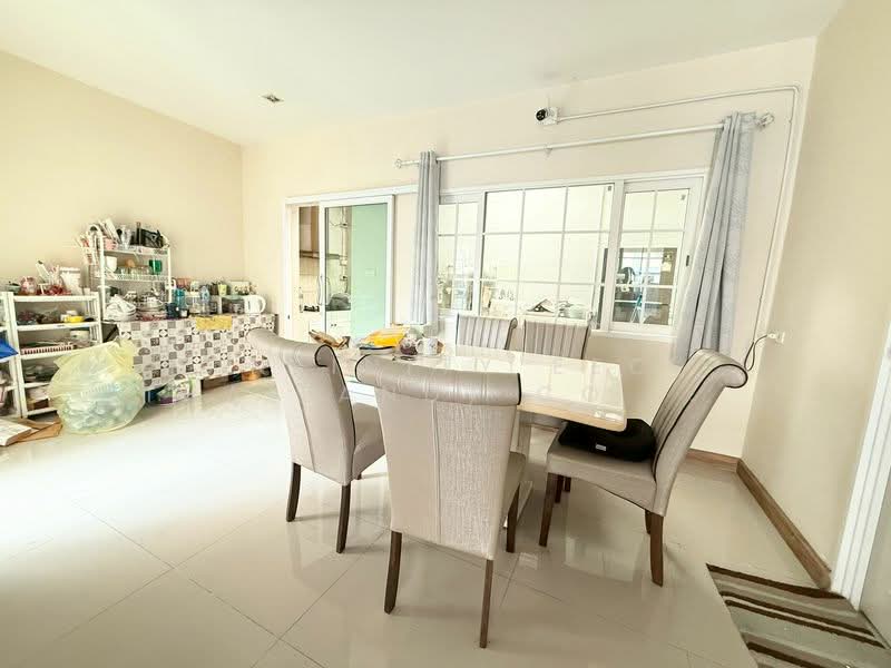 Golden Town Sriracha-Assumption : โกลเด้น ทาวน์ ศรีราชา-อัสสัมชัญ, ชลบุรี, Kaokilo, สุรศักดิ์, ศรีราชา, ชลบุรี, 150 ตร.ม., ทาวน์เฮ้าส์ ขาย, โดย Infinity EEC (Thailand) Co., Ltd., 500226855 - DDproperty.com