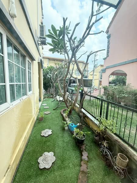 Golden Town Sriracha-Assumption, Chon Buri (Pattaya), Kaokilo, Surasak, Si Racha, Chon Buri (Pattaya), 4 Bedrooms, 150 sqm, Townhouse For Sale, by Infinity EEC (Thailand) Co., Ltd., 500226855 - DDproperty.com