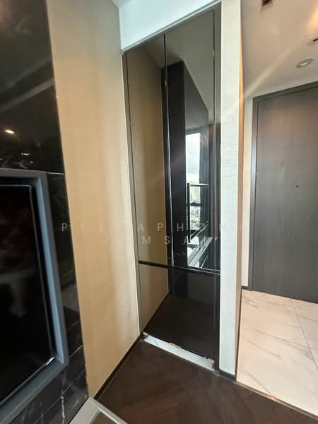 The Esse Sukhumvit 36, Bangkok, Soi Sukhumvit 36, Sukhumvit Road, Phra Kanong, Khlong Toei, Bangkok, 1 Bedroom, 42 sqm, Condo For Rent, by Peeraphong Jamsai, 500226872 - DDproperty.com