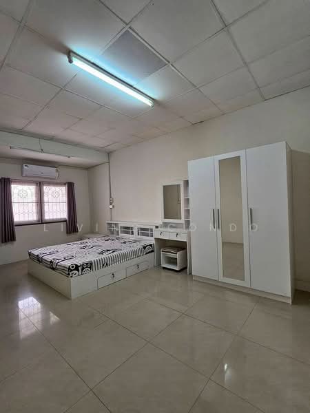 ทาวน์เฮ้าส์ ซอย อ่อนนุช 50, Bangkok, Suan Luang, Suan Luang, Bangkok, 2 Bedrooms, 128 sqm, Townhouse For Rent, by Living Condo, 500226899 - DDproperty.com