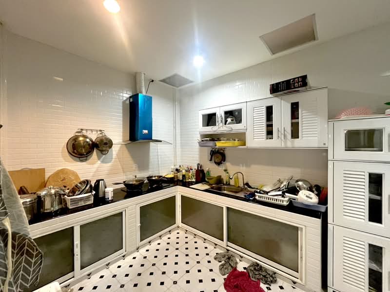 อยู่เองก็ลงตัว ทำออฟฟิศก็เวิร์ก!!! ขายทาวน์โฮม 3 ชั้น ซอยบรมราชชนนี 4 ฟังก์ชันยืดหยุ่น, Bangkok, Bang Bamru, Bang Phlat, Bangkok, 4 Bedrooms, 325 sqm, Townhouse For Sale, by คุณกัปตัน, 500226903 - DDproperty.com