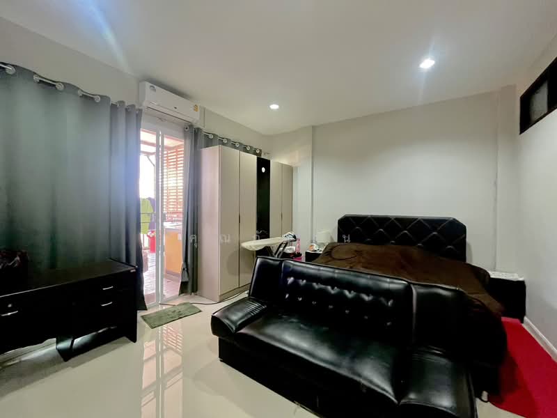 อยู่เองก็ลงตัว ทำออฟฟิศก็เวิร์ก!!! ขายทาวน์โฮม 3 ชั้น ซอยบรมราชชนนี 4 ฟังก์ชันยืดหยุ่น, กรุงเทพ, บางบำหรุ, บางพลัด, กรุงเทพ, 325 ตร.ม., ทาวน์เฮ้าส์ ขาย, โดย คุณกัปตัน, 500226903 - DDproperty.com