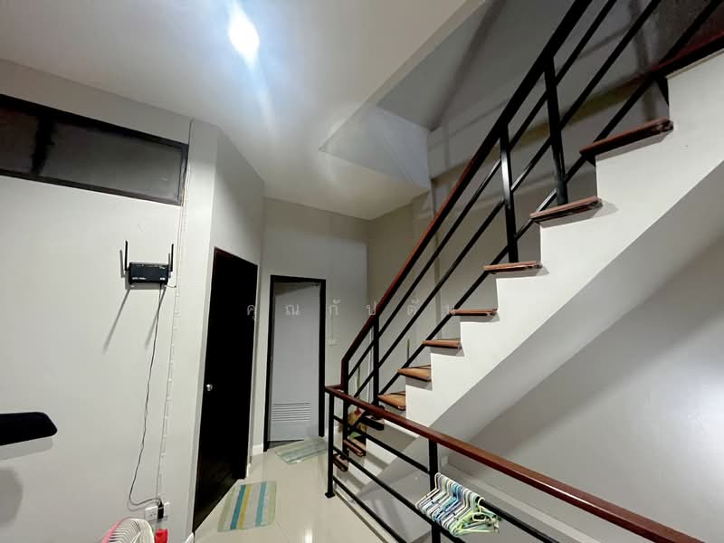 อยู่เองก็ลงตัว ทำออฟฟิศก็เวิร์ก!!! ขายทาวน์โฮม 3 ชั้น ซอยบรมราชชนนี 4 ฟังก์ชันยืดหยุ่น, Bangkok, Bang Bamru, Bang Phlat, Bangkok, 4 Bedrooms, 325 sqm, Townhouse For Sale, by คุณกัปตัน, 500226903 - DDproperty.com