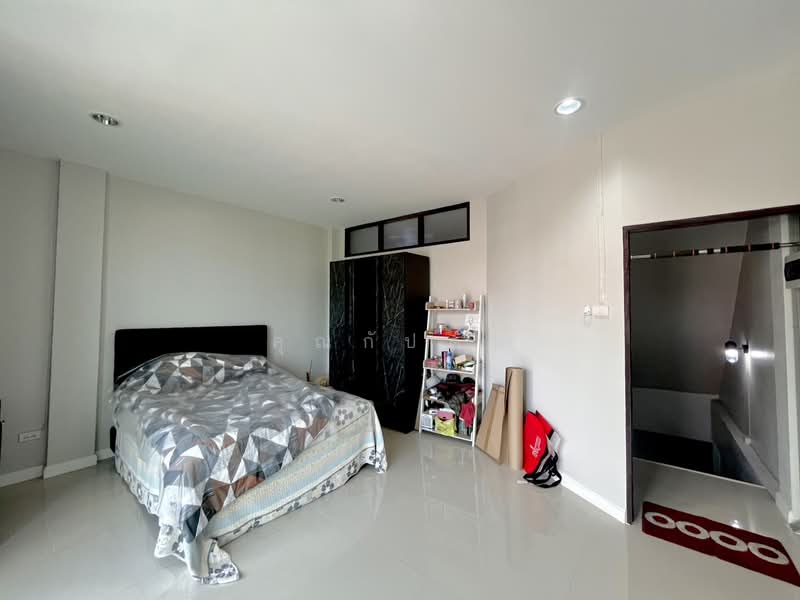 อยู่เองก็ลงตัว ทำออฟฟิศก็เวิร์ก!!! ขายทาวน์โฮม 3 ชั้น ซอยบรมราชชนนี 4 ฟังก์ชันยืดหยุ่น, กรุงเทพ, บางบำหรุ, บางพลัด, กรุงเทพ, 325 ตร.ม., ทาวน์เฮ้าส์ ขาย, โดย คุณกัปตัน, 500226903 - DDproperty.com