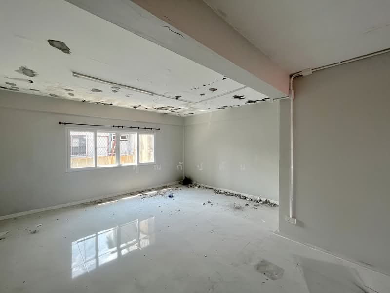 อยู่เองก็ลงตัว ทำออฟฟิศก็เวิร์ก!!! ขายทาวน์โฮม 3 ชั้น ซอยบรมราชชนนี 4 ฟังก์ชันยืดหยุ่น, Bangkok, Bang Bamru, Bang Phlat, Bangkok, 4 Bedrooms, 325 sqm, Townhouse For Sale, by คุณกัปตัน, 500226903 - DDproperty.com