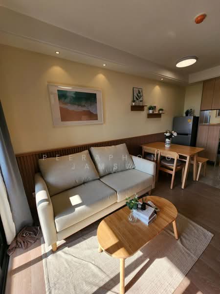 Regal Sathon-Naradhiwas, Bangkok, Naradhiwas Rajanagarindra Road, Thung Maha Mek, Sathon, Bangkok, 1 Bedroom, 33 sqm, Condo For Sale, by Peeraphong Jamsai, 500226942 - DDproperty.com