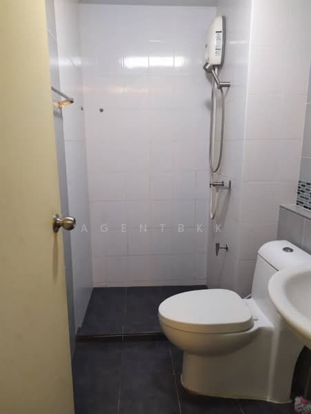 Dcondo Charan-Bang Khun Non, Bangkok, Bang Khun Non 14 Alley, Bang Khun Non, Bangkok Noi, Bangkok, 1 Bedroom, 30 sqm, Condo For Rent, by Agentbkk, 500227080 - DDproperty.com