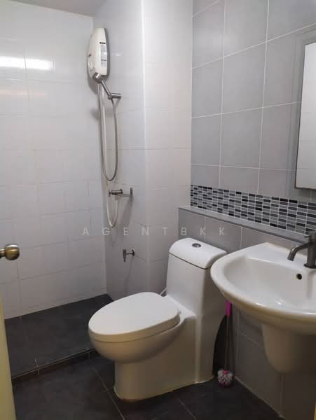 Dcondo Charan-Bang Khun Non, Bangkok, Bang Khun Non 14 Alley, Bang Khun Non, Bangkok Noi, Bangkok, 1 Bedroom, 30 sqm, Condo For Rent, by Agentbkk, 500227080 - DDproperty.com