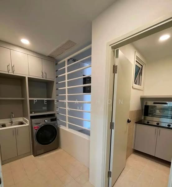 The Empire Place, Bangkok, 88 Narathiwatratchanakharin Road, Thung Maha Mek, Sathon, Bangkok, 3 Bedrooms, 183 sqm, Condo For Rent, by Peeraphong Jamsai, 500227123 - DDproperty.com