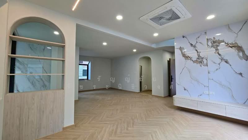 Baan Suan Prinsiri, Bangkok, Khlong Kum, Bueng Kum, Bangkok, 4 Bedrooms, 200 sqm, Single Detached House For Sale, by ชรัญญ์ชัย วัชระนิธิวงศ์, 500227208 - DDproperty.com