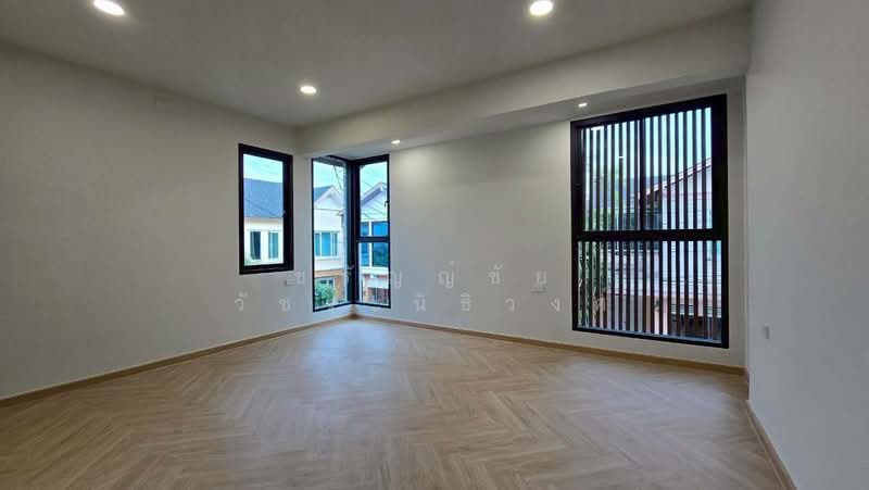 Baan Suan Prinsiri, Bangkok, Khlong Kum, Bueng Kum, Bangkok, 4 Bedrooms, 200 sqm, Single Detached House For Sale, by ชรัญญ์ชัย วัชระนิธิวงศ์, 500227208 - DDproperty.com