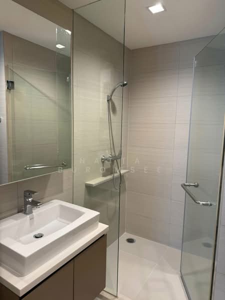 Siri At Sukhumvit, Bangkok, 902 Sukhumvit Road, Phra Kanong, Khlong Toei, Bangkok, 2 Bedrooms, 69 sqm, Condo For Rent, by Natta Buromsee, 500227214 - DDproperty.com