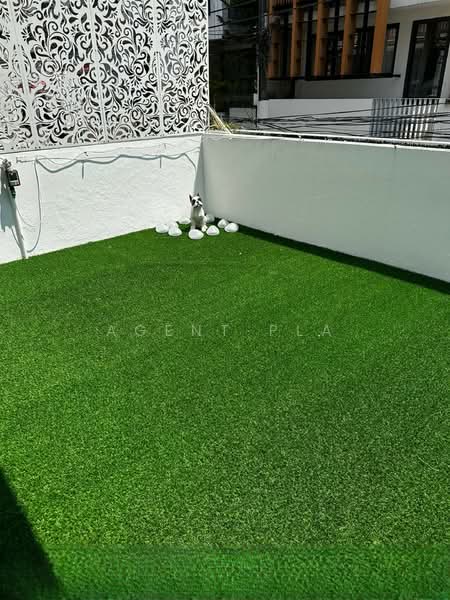 Townhouse for rent, Sathorn Soi 9, only 850 meters to BTS Chong Nonsi (SPSAD3916), Bangkok, Yan Nawa, Sathon, Bangkok, 4 Bedrooms, 192 sqm, Townhouse For Rent, by Agent Pla, 500227230 - DDproperty.com