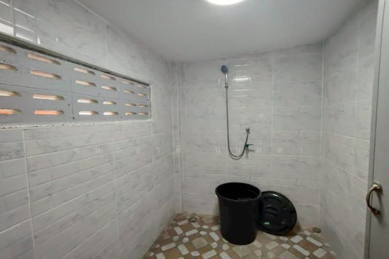 บ้านเดี่ยว เนื้อที่ 98 ตร.ว. ซอยบึงคำพร้อย 13 (ถนนเลียบคลอง 5 ฝั่งตะวันออก), Pathum Thani, ลำลูกกา, Khlong Ha, Khlong Luang, Pathum Thani, 4 Bedrooms, 392 sqm, Single Detached House For Sale, by ชนะชาติ นนท์ตา, 500227320 - DDproperty.com