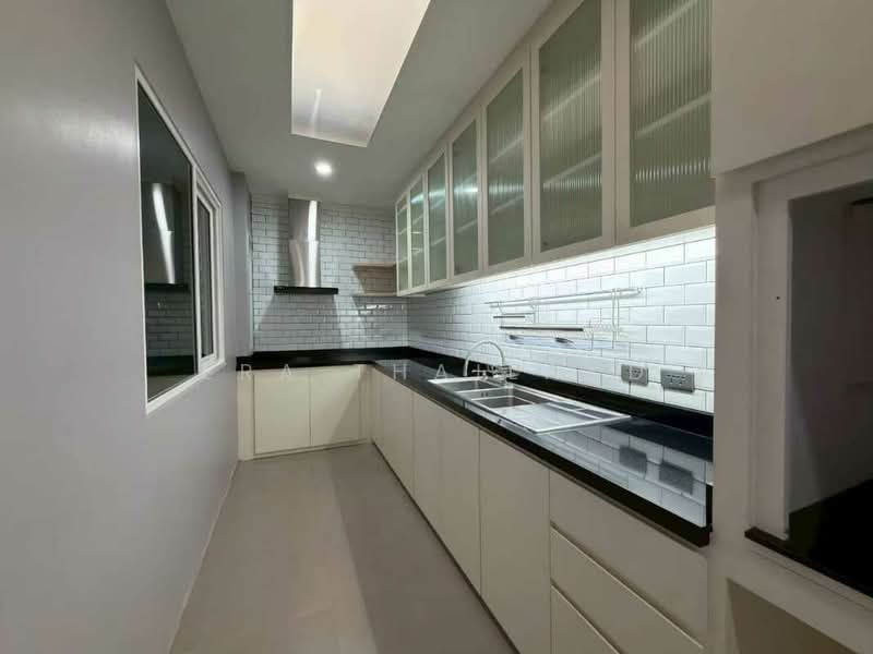 Q District Suksawad-Wongwaen Rama 3 : คิว ดิสทริค สุขสวัสดิ์-วงแหวนพระราม 3, สมุทรปราการ, ซอยสุขสวัสดิ์ 76 ลัดหลวง ถนนสุขสวัสดิ์, บางจาก, พระประแดง, สมุทรปราการ, 140 ตร.ม., ทาวน์เฮ้าส์ ขาย, โดย ERA Thailand, 500227345 - DDproperty.com